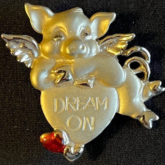 Pig with Wings Brooch - Picture 2 of 11